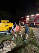 Gotti beim Betonkippen